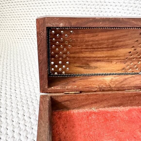 Vintage Wooden Laser Cut Elephant Rising Inlay Lined Hinged Trinket Jewelry Box - Picture 6 of 8